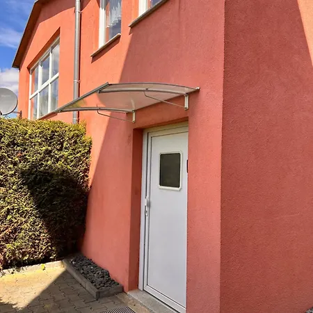 Schoene 80qm In Ruhiger Lage Am Wald Mit Billardzimmer * 皮尔纳