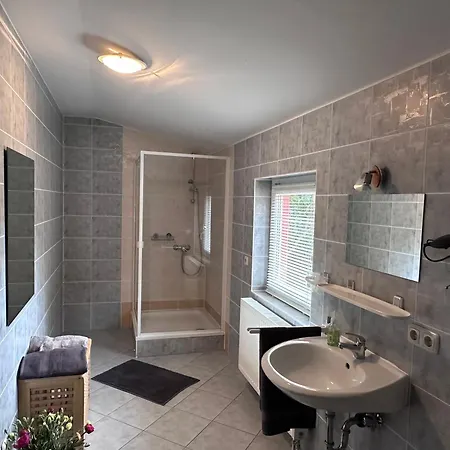 Schoene 80qm In Ruhiger Lage Am Wald Mit Billardzimmer