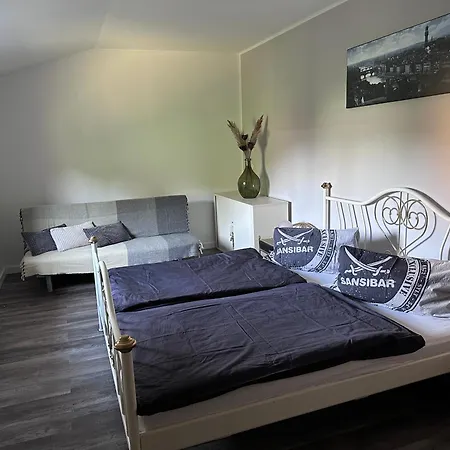 Schoene 80qm In Ruhiger Lage Am Wald Mit Billardzimmer *