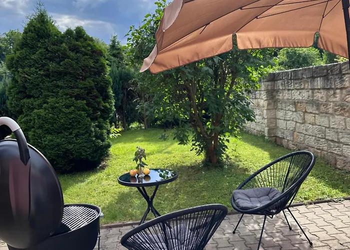 Schoene 80qm In Ruhiger Lage Am Wald Mit Billardzimmer 皮尔纳